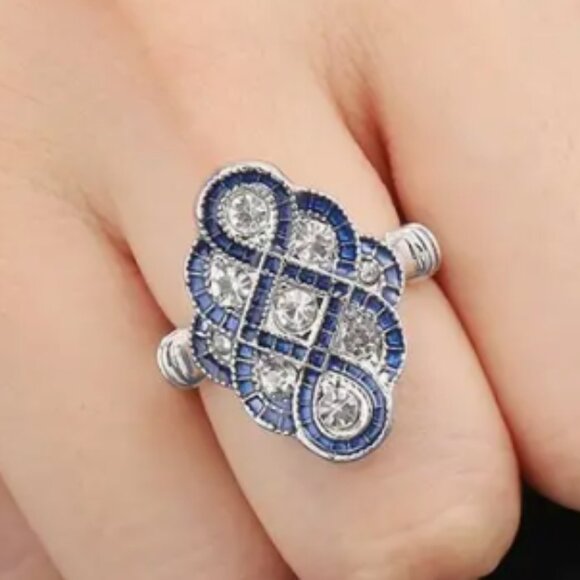 Beautiful Ring - Picture 2 of 2